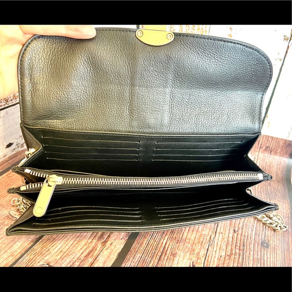 Louis Vuitton Mahina leather wallet crossbody - Picture 15 of 16